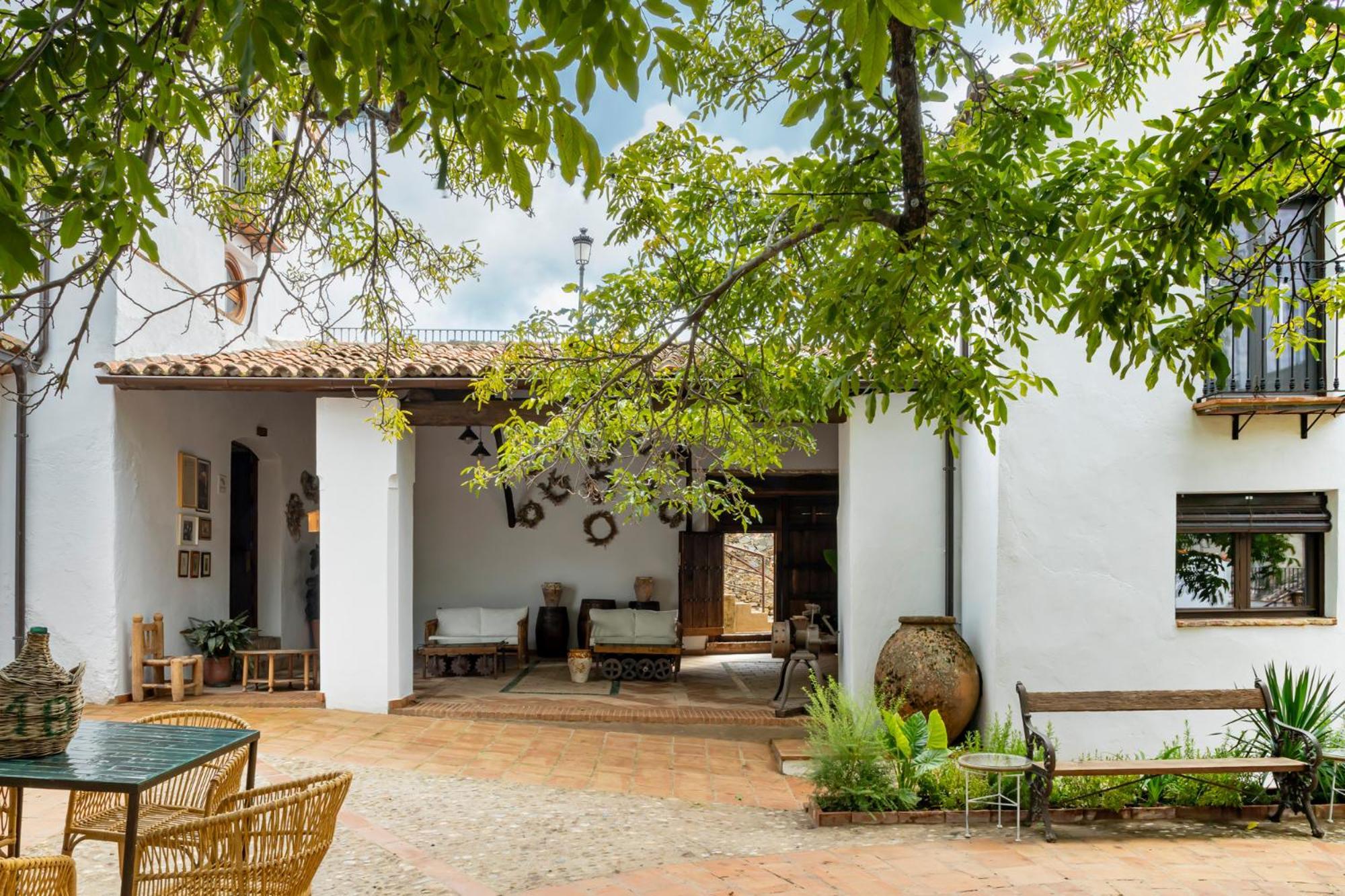 Apartamentos Turisticos El Patio Del Nogal Гвадалупе Экстерьер фото